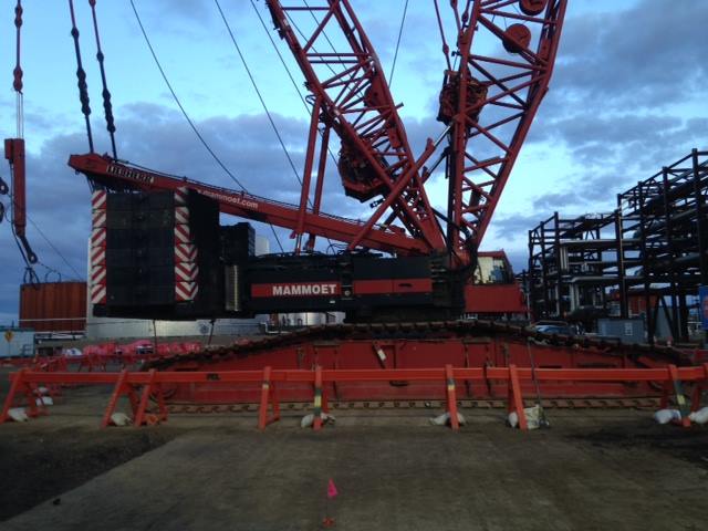 supreme_cranes's tweet photo. 2002 Liebherr LR1400 Latice Boom Crane For Sale  
Heavy Duty 12.000 hours 400 tons lifting capacity at 4,5m radius 84m tubular main boom (S) 77m luffing fly jib (W) 28m superlift derrick (D) + suspended ballast (B)... 
https://t.co/hmAbKYDDGs …
 #Wind_Farm #WindfarmAu https://t.co/GzF3PCWpS6