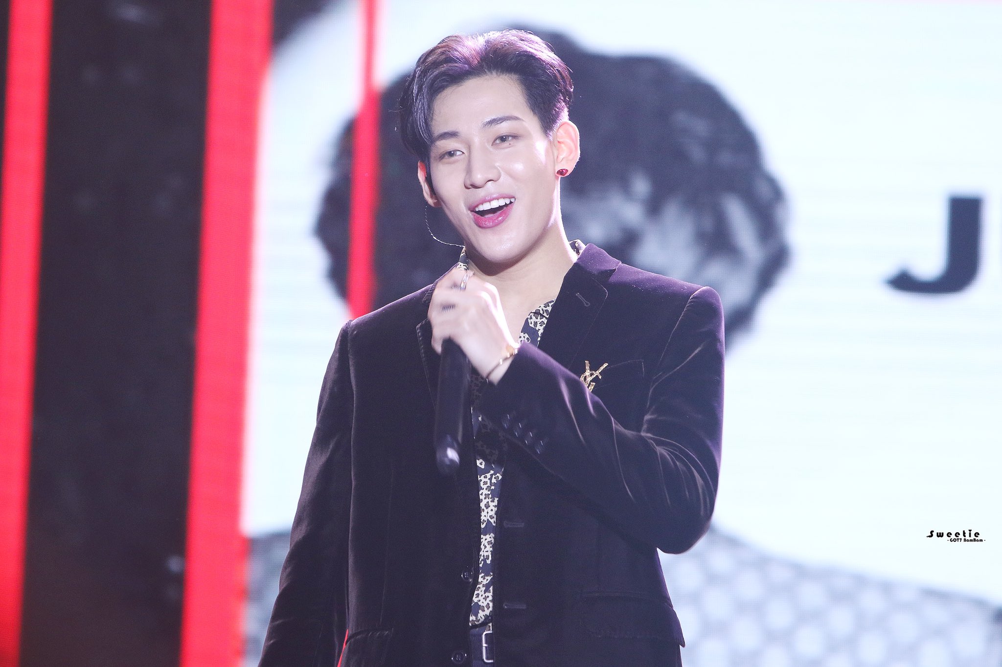 D5TYqZNUwAAujHP.jpg:orig