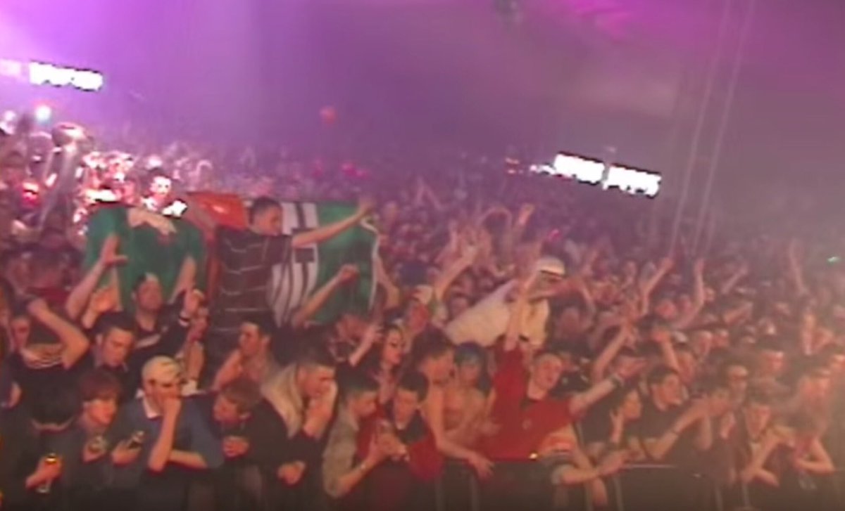 909originals's tweet photo. Homelands Ireland 2000 was 19 years ago today… and this video always makes us smile
https://t.co/01pw3E31FB
#Homelandsireland #mosney #dancemusic #Ireland #Homelands #lusharena #mrspring #Dance #musicfestival @RTE2fm @djmrspring https://t.co/sbVbKh6KmG