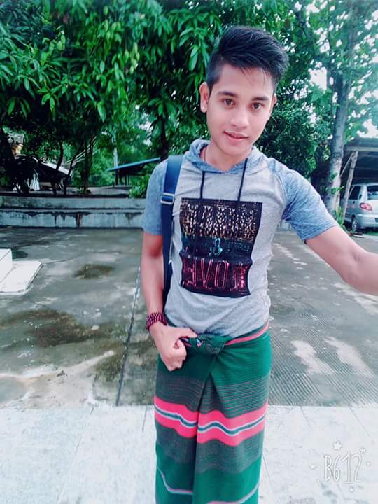 TharKe11's tweet photo. ရည္​းစားစကား လာ​ေျပာလိုရတရ္ https://t.co/JrxeaemYD6