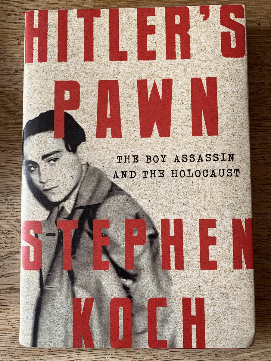 SmeetsLaw's tweet photo. In 2013 publiceerde ik bij @BalansBoeken #DeWanhoopsdaad. Dit jaar kwam Stephen Koch met #HitlersPawn (met dezelfde foto op de cover) over hetzelfde onderwerp, waarbij hij zich mede op mijn onderzoek baseerde. Ik miet het nog lezen dus een recensie volgt later. https://t.co/QtgZ5p8pgs