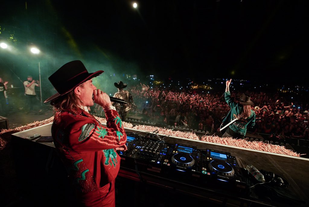 Stagecoach and Diplo? Poppin Culture