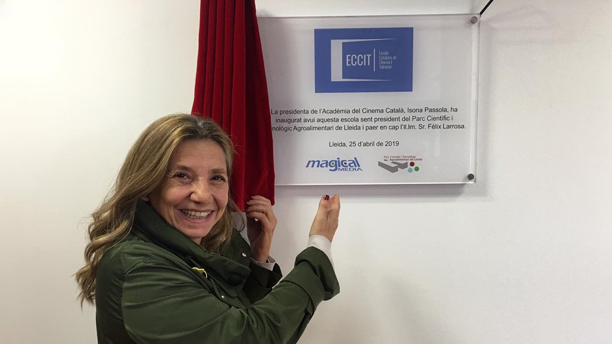 S’inaugura l’Escola Catalana de Cinema i Televisió (<a href="/EEccit/">ECCIT Escola de Cinema</a>) al <a href="/MAGICAL_MEDIA/">MAGICAL</a>. La presidenta de l'Acadèmia del Cinema Català, @IsonaPassola, ha apadrinat la posada en marxa d’aquest nou centre instal·lat a Lleida 👉 bit.ly/2GGC7Jd