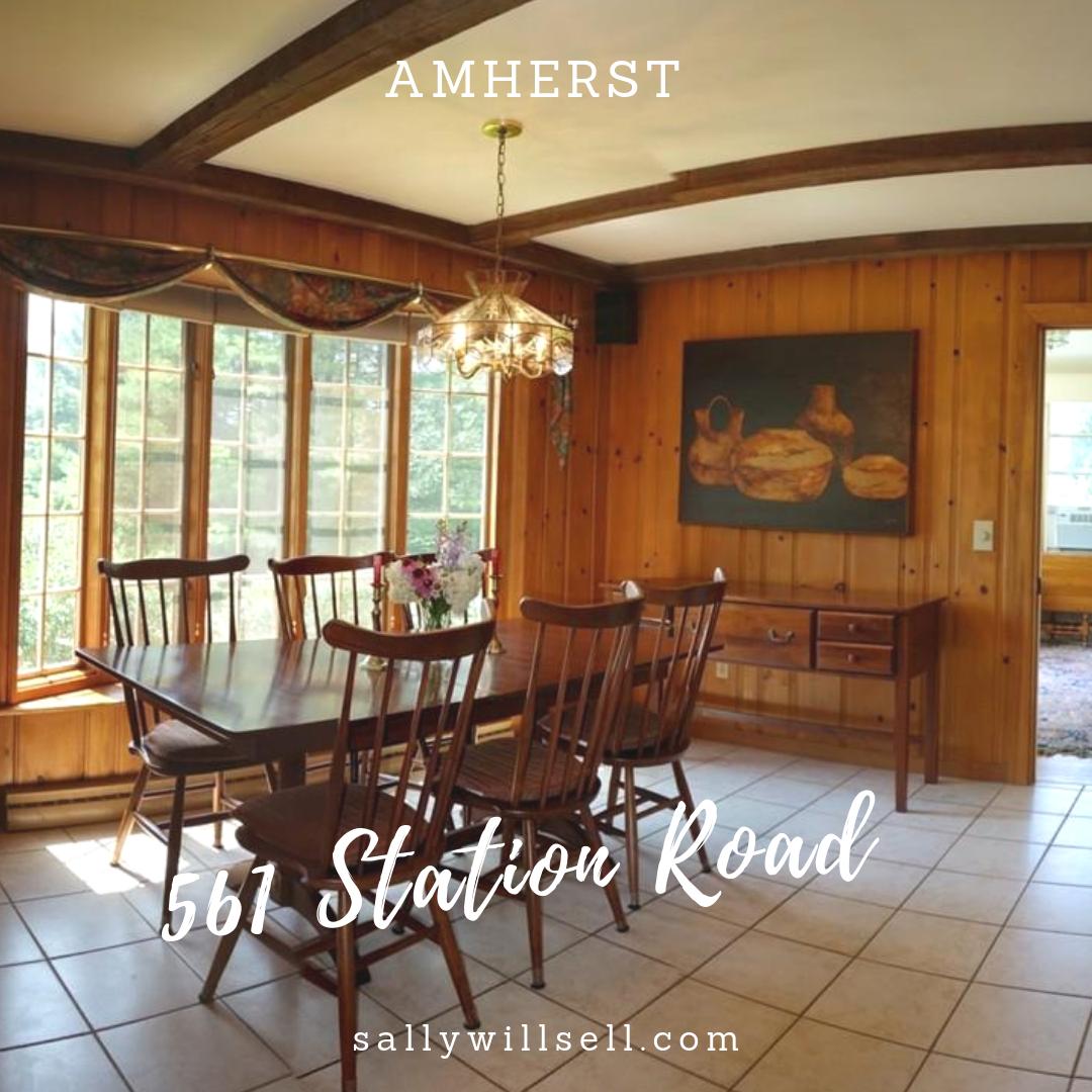 SallyMalsch's tweet photo. This much loved &amp; well maintained, Dutch Colonial with walk-out basement is sited on .76 acre corner lot with distant views of the Holyoke Range. https://t.co/9RZP6kTn4Z
.
#westernmass #pioneervalley #amherst #northampton #hadley #belchertown #holyokerange #postandbeam https://t.co/VPul4JmaQi