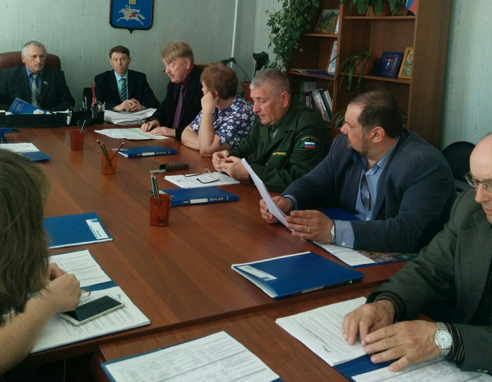 Дмитрий Дмитриев и Евгений Астафьев провели встречи с депутатами Гаврилово-Посадского и Ильинского муниципальных районов.

В ходе встреч депутаты фракции #ЕР в #Ивоблдума сообщили депутатам сельских поселений о законодательных инициативах А.А.Турчака в части подачи деклараций.