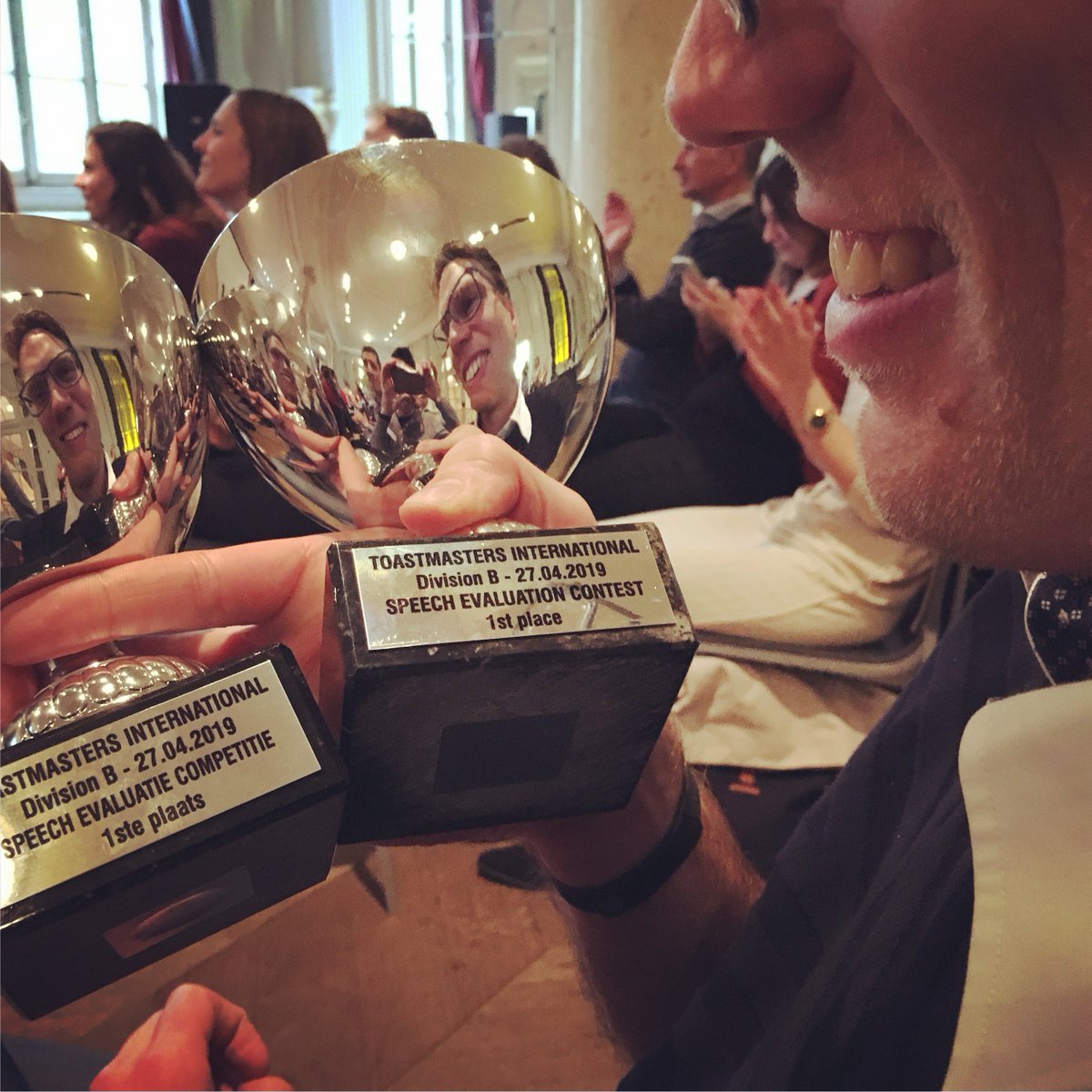 Giving valuable #feedback is the DNA of Winston-Analytics. Our co-founder, <a href="/Tho_Ver/">Thomas Vervaet</a>, demonstrated this last weekend by becoming the Belgian #champion of speech evaluation in English and in Dutch, organised by <a href="/ToastmastersBe/">Toastmasters Belgium</a>.