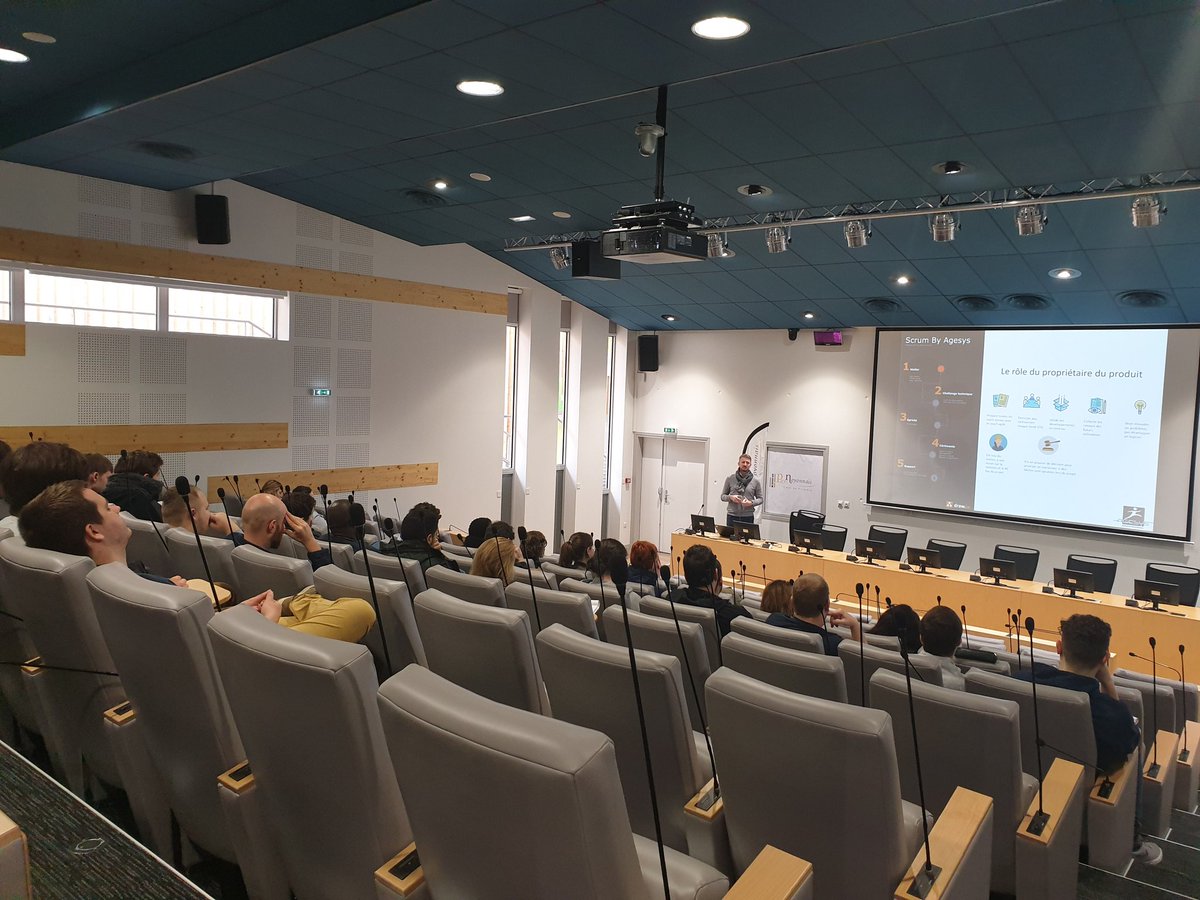 📌Nos apprenants du campus de #noyon participent à une master class sur les #methodesagiles 🛠 et plus particulièrement la méthode #scrum 📉 animée par Alexandre Delcroix - Coach agile chez Agesys.