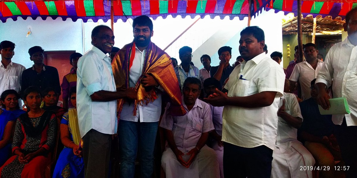 muthumanimani1's tweet photo. கல்வித் தந்தை.திரு.ஊர்வசி டி.செல்வராஜ்MLA அவர்கள்.நினைவு கணினி மற்றும் தொடர்பு திறன்கள் வளர்ச்சி மையம் சாயர்புரத்தில் இன்று #KingsEngineeringCollege க்கான இந்த ஆண்டுக்கான இலவச தொழில் கல்வி. வழங்குவதற்கான நேர்காணல் நிகழ்வு.திரு.ஊர்வசி @Amirthraj_S அவர்கள்.தலைமையில் நடைபெற்றது. https://t.co/facVHAUA0i