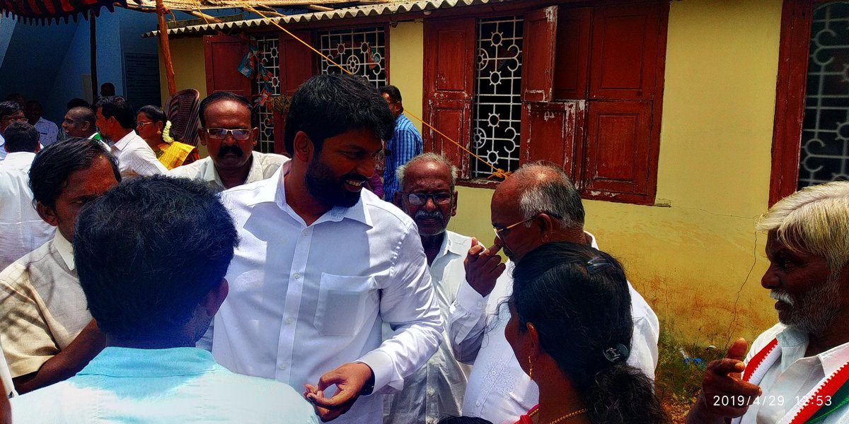 muthumanimani1's tweet photo. கல்வித் தந்தை.திரு.ஊர்வசி டி.செல்வராஜ்MLA அவர்கள்.நினைவு கணினி மற்றும் தொடர்பு திறன்கள் வளர்ச்சி மையம் சாயர்புரத்தில் இன்று #KingsEngineeringCollege க்கான இந்த ஆண்டுக்கான இலவச தொழில் கல்வி. வழங்குவதற்கான நேர்காணல் நிகழ்வு.திரு.ஊர்வசி @Amirthraj_S அவர்கள்.தலைமையில் நடைபெற்றது. https://t.co/facVHAUA0i