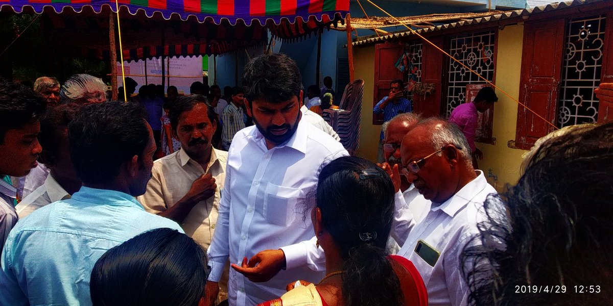 muthumanimani1's tweet photo. கல்வித் தந்தை.திரு.ஊர்வசி டி.செல்வராஜ்MLA அவர்கள்.நினைவு கணினி மற்றும் தொடர்பு திறன்கள் வளர்ச்சி மையம் சாயர்புரத்தில் இன்று #KingsEngineeringCollege க்கான இந்த ஆண்டுக்கான இலவச தொழில் கல்வி. வழங்குவதற்கான நேர்காணல் நிகழ்வு.திரு.ஊர்வசி @Amirthraj_S அவர்கள்.தலைமையில் நடைபெற்றது. https://t.co/facVHAUA0i