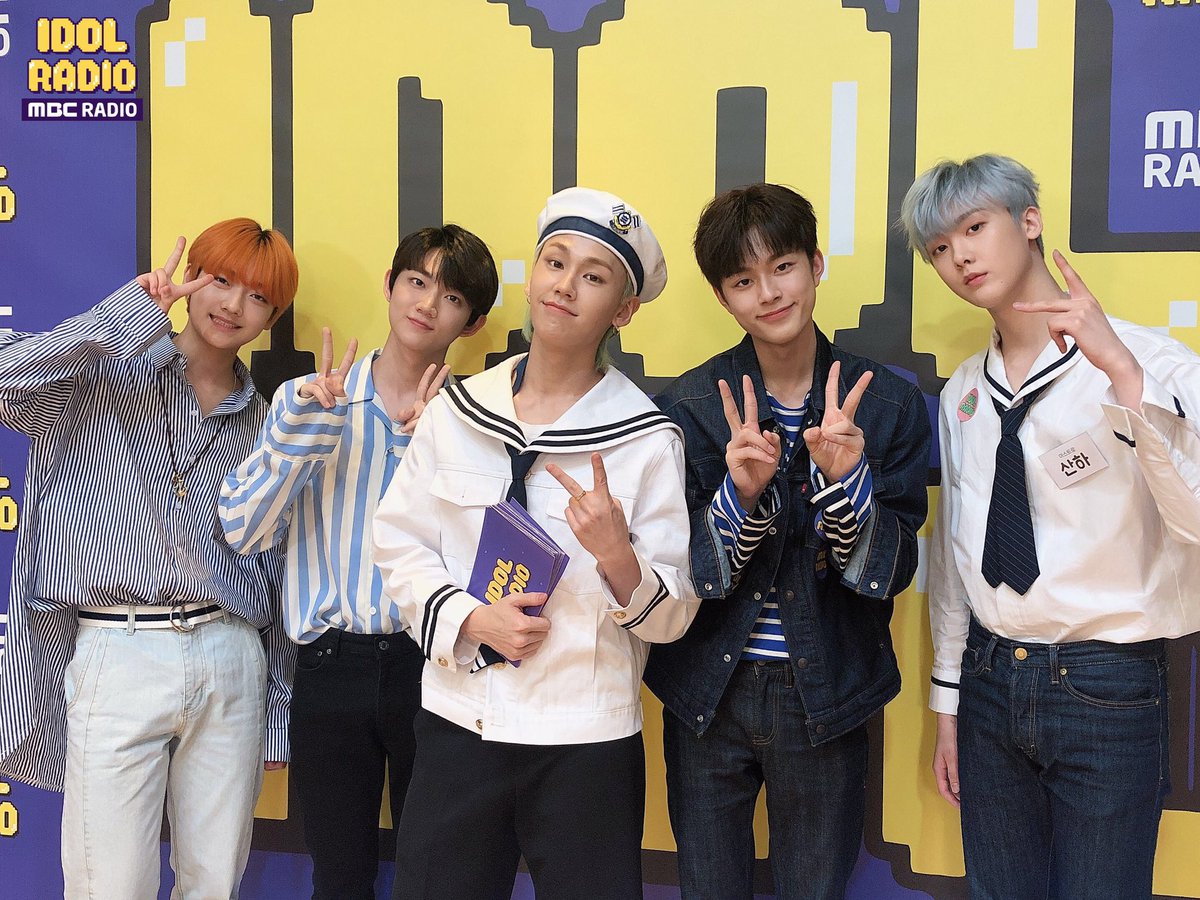 idolradiokorea's tweet image. 뽀시래기 친구들 모였습니다 👋🏻 어디서 뽀짝 소리 안 나요..?🤗 #뽀뽀뽀 방송은 금요일에! 

#아이돌라디오 #IDOLRADIO #비투비 #정일훈 #아스트로 #산하 #형섭X의웅 #형섭 #유선호 #원더나인 #성원