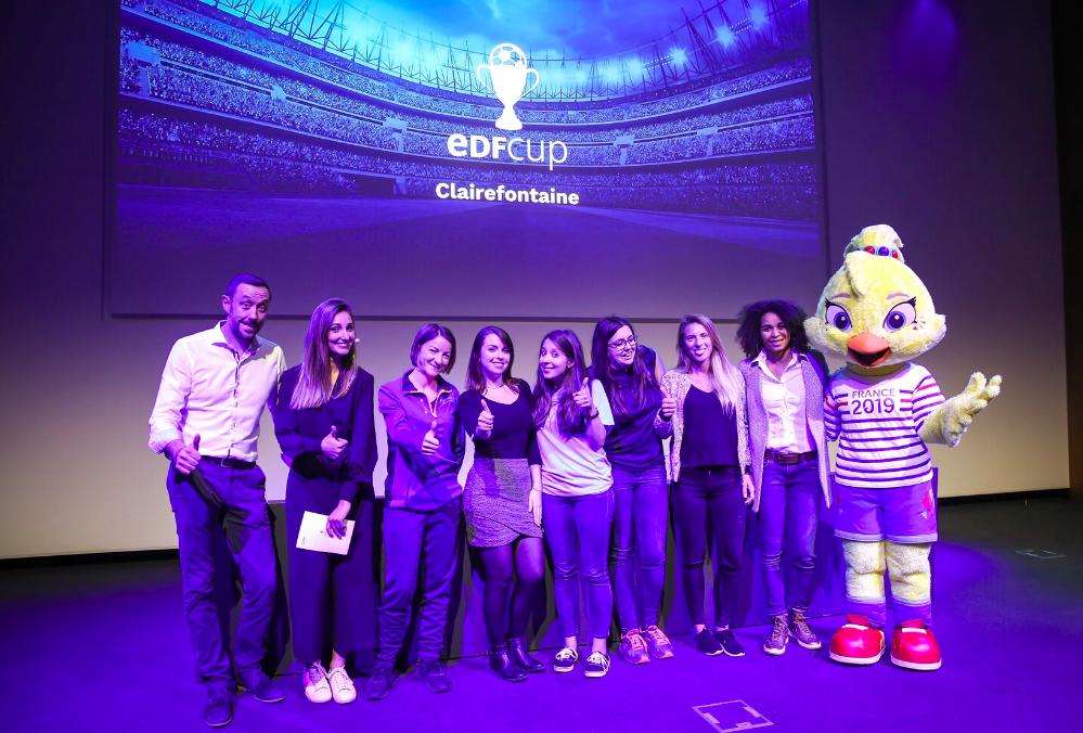 ⚽️ S U R F A C E tweet media