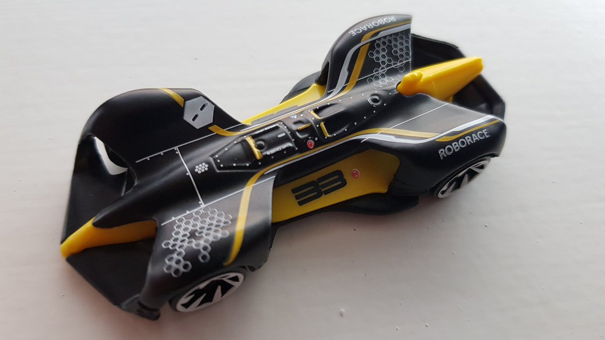 3milies's tweet image. Arrived in the mailbox today #Roborace