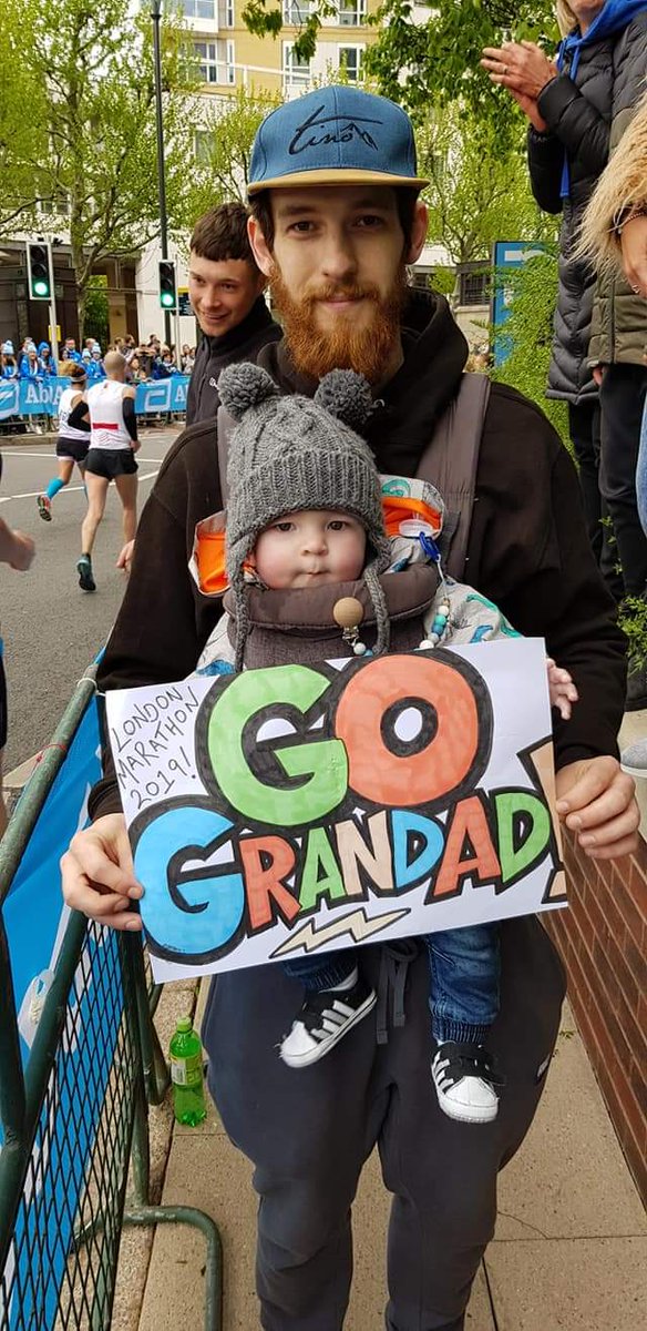 Footy_Referee's tweet photo. What a fantastic day yesterday @LondonMarathon the organsiers, marshalls and supporters are amazing - finished in 3hrs 37 mins thanks also to my amazing family for supporting me @RefereesWAG @tinodesigns and a few more https://t.co/gjH8GmnXrq