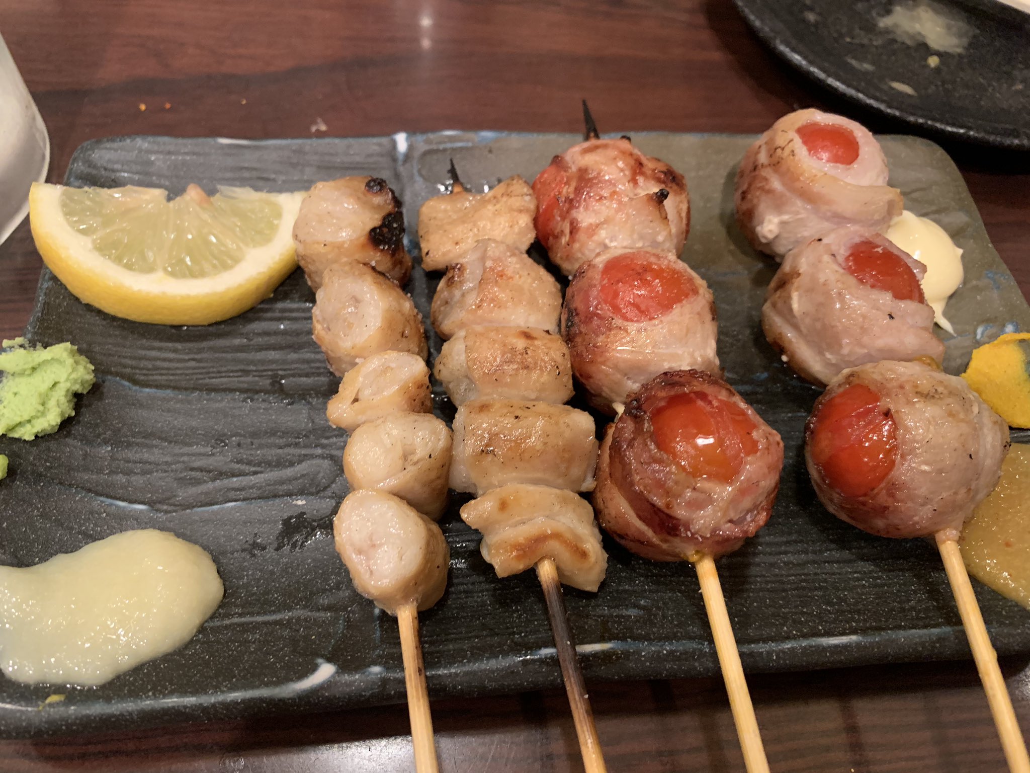たかし En Twitter 駅前にあるのに初めて行った焼き鳥屋さん 焼き鳥が美味しかった シロコロも食べたの久々 W やきとり工房 本厚木 ジム帰り T Co Oq2x5lzod9 Twitter