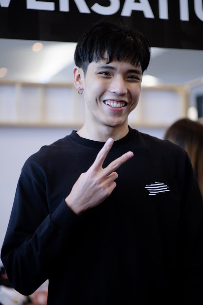 mmangporxd's tweet photo. ยืนหนึ่งเรื่องรอยยิ้มมมมม 😘😘😘
#namechp
#Chulacuteboy
#conversationthailand https://t.co/jymSv06dnh
