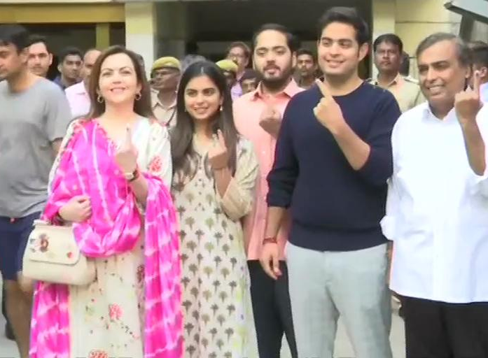 News9Tweets's tweet photo. #LokSabhaElections: Industrialist Mukesh Ambani and family cast their vote at #Peddar road in #Mumbai.
#LokSabhaElections2019 #VotingRound4 https://t.co/xQfnj6YUqn
