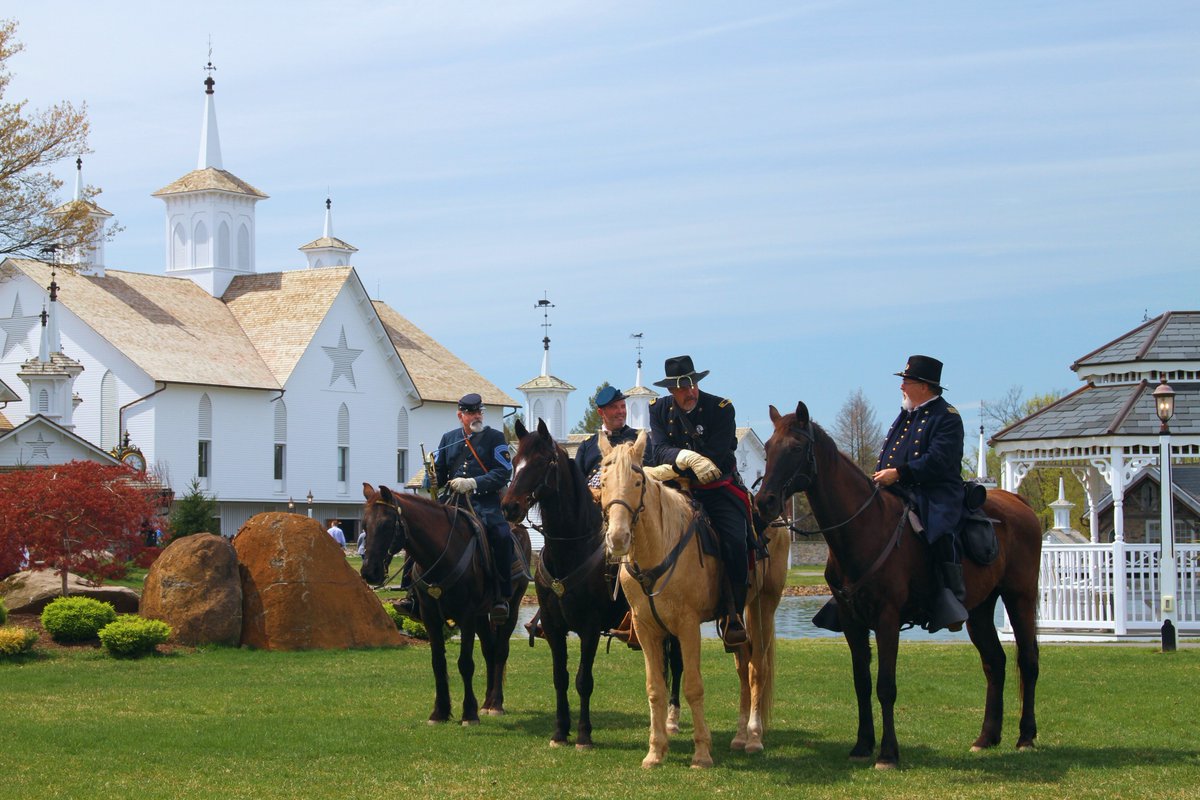 TheStarBarn's tweet photo. Here are more photos from the first ever Abraham Lincoln Funeral Train Re-Enactment at Stone Gables Estate! 🚂 https://t.co/mtumufVVYX