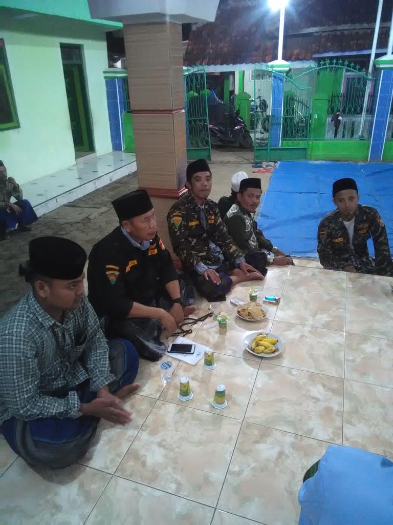 PacCiwaringin's tweet photo. Lailatul Ijtima' MWC NU Kec Ciwaringin beserta banom2 nya
Musholla assyarqiyah Kebon Gedang Ciwaringin Cirebon https://t.co/4RsbPJyGGf