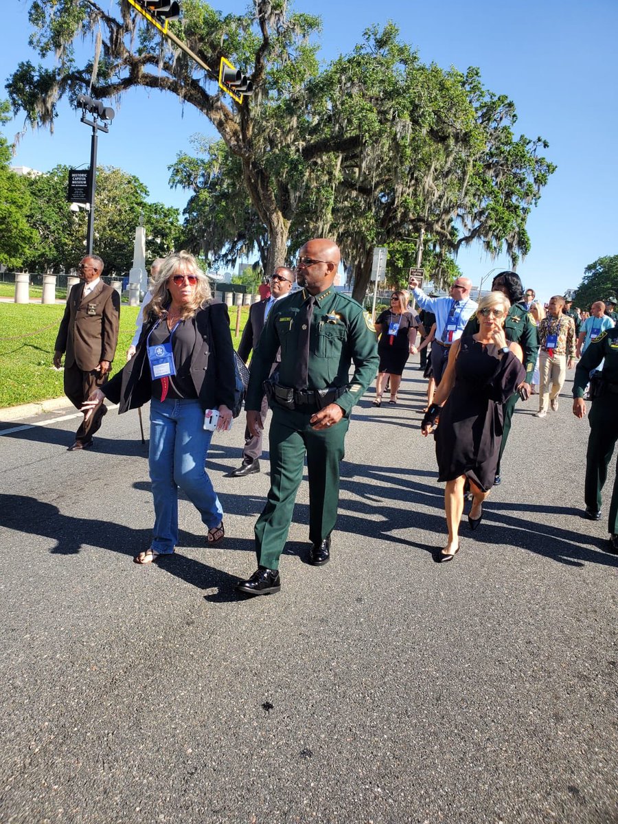 Broward Sheriff tweet media