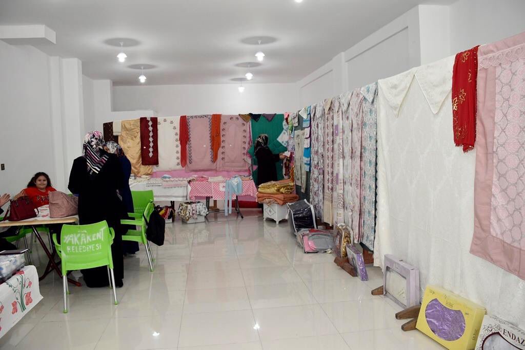 Semerkand Vakfı tarafından organize edilen, ihtiyaç sahibi vatandaşlarımız yararına düzenlenen ve dayanışma kültürümüzün gelişmesine katkı sağlayan kermese katılarak halkımızla bir araya geldik.