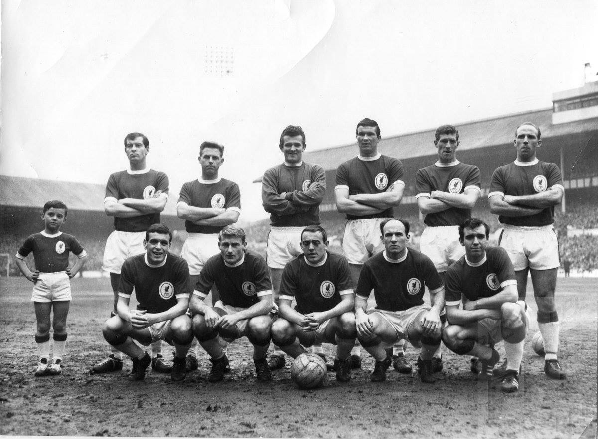 FOTOS HISTORICAS O CHULAS DE FUTBOL - Página 8 D5U5UY7W4AIHkmX