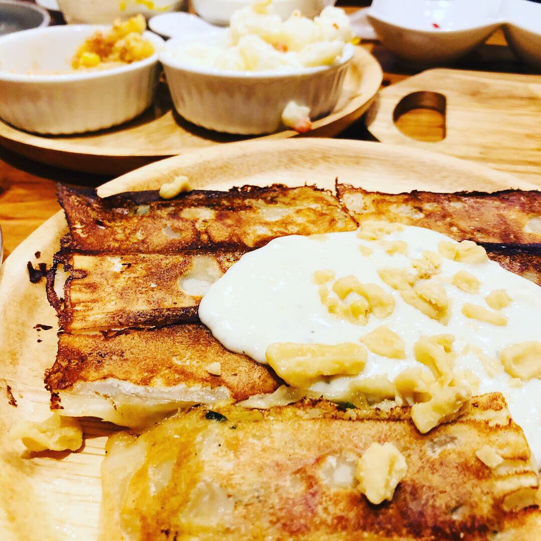 sanadeco378's tweet photo. 久々の飲み会🍻

食事も美味しく
お酒も進んで
喋って、笑って、食べて、吞んで

みんなの止まらないトークで
今回も時間があっという間ーー笑💦

楽しかったあーー(*´∀`)♪

#cheesestyle #GYOZAbar
#ストレス発散 ＃女子会 https://t.co/lOn8pfIvYr