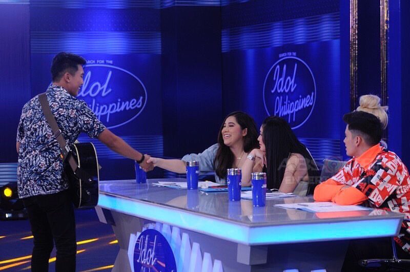 REIDersOfficial's tweet photo. IN PHOTOS: Idol Philippines 2019 Auditions - Episode 2

📷ABSCBN
 
#JamesReid #JudgeJames #IdolPH https://t.co/C0ROHJW3V5