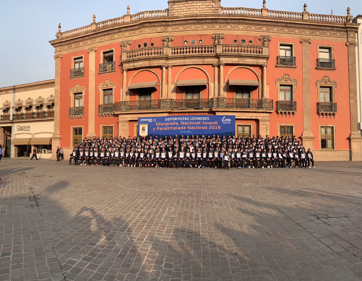 ComudeLeon's tweet photo. El total de medallas recabadas por el municipio de León en la pasada #ON2018 fue de 🥇 144 medallas 🥇 #AbanderamientoLeón #EstáEnTi #SerUnCampeón https://t.co/HIE7NJAWyp
