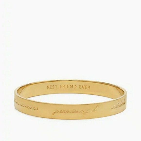 NatCrom's tweet photo. So good I had to share! Check out all the items I'm loving on @Poshmarkapp #poshmark #fashion #style #shopmycloset #katespade: https://t.co/z9BDkh2hKH https://t.co/gzovdOJ3EQ