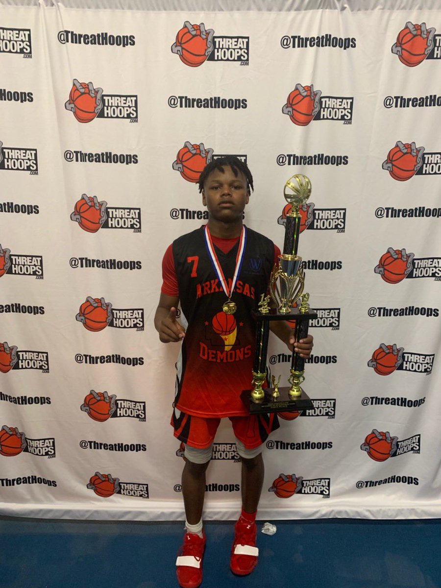 AnferneeWright3's tweet photo. Had fun I’m St. Louis #LLTV3🥶♥️ @ThreatHoops @ARBballRankings https://t.co/CwuyN7k8lT
