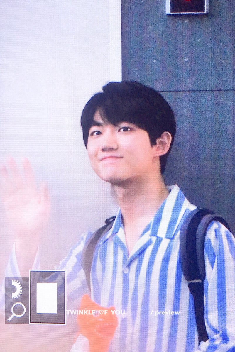TWINKLEOFYOU's tweet photo. 190429 아이돌라디오 퇴근 🐰 preview

#안형섭 #형섭 #형섭X의웅 #hyeongseop https://t.co/71pxtvu5rU