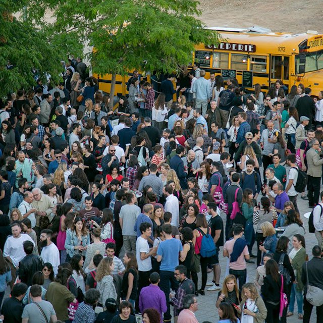 BcnDesignWeek's tweet photo. 📢 Vols participar a la #BDW19? Demà es el darrer dia d'inscripció a  la convocatòria de les activitats paral·leles que s'integraran al programa 'Districte Disseny', organitzat per @BCD_barcelona. A què esperes per apuntar-t'hi? #DistricteDisseny

https://t.co/9JYkB0OMvf https://t.co/t0kinKnGV0