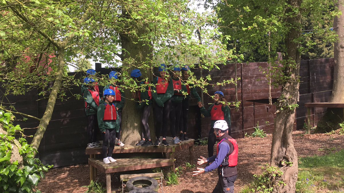 MountHouseSport's tweet image. Team building with year 9 this morning. #teamworkmakesthedreamwork