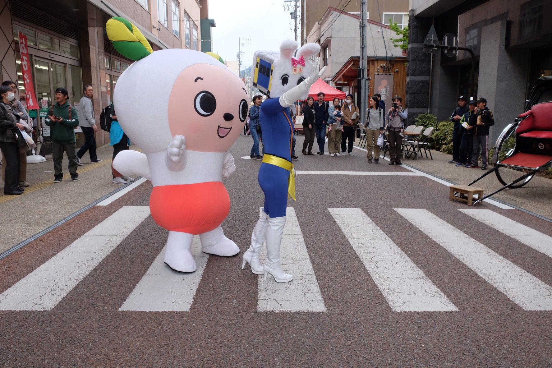 ハイぶりっ子ちゃん 公式 ぽぉの日曜日 信濃毎日新聞のなーのちゃん ハイぶりっ子ちゃんのことをときどき記事にしてくれまぁす お悔やみ欄も充実
