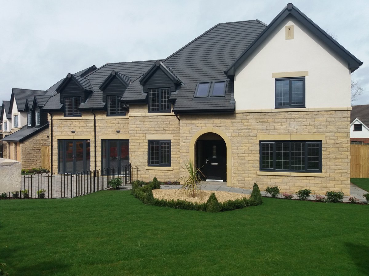 LucyWilEdenhall's tweet image. Looking to use Walling Stone on your new development? @EdenhallUK have various colours, finishes and sizes available from stock or on short lead times. 
#housebuilders
#brick
#wallingstone
#bricklaying
#stone
#construction
#bricks
#availability
#bricksinstock 
#wallinginstock