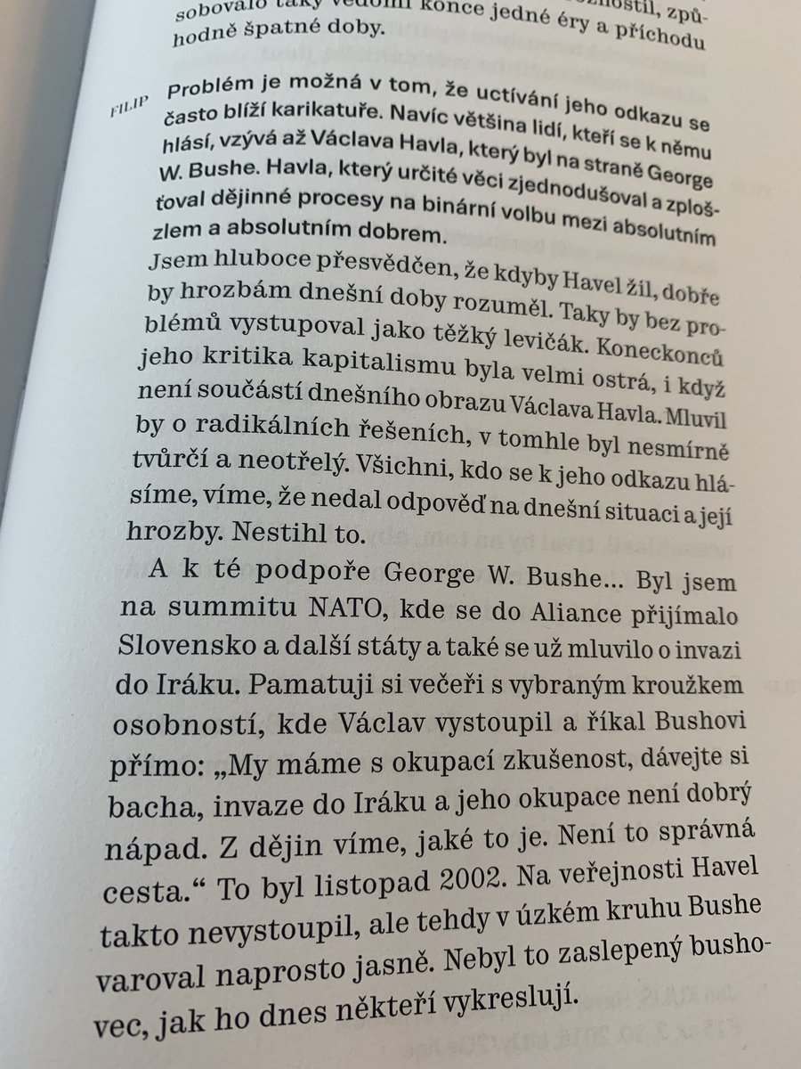 Docetl jsem knihu Jsme jako oni od <a href="/FilipZajicek/">Filip Zajíček</a> a @Kirushaka Je to knizni rozhovor s Milanem Simeckou, jednim z nejpronikavejsich intelektualu kusu sveta, kde zijeme. Filip a Kirill se vyborne ptaji a Milan brilantne odpovida. A pozor, jsou tam i zajimava, nova fakta. Kupte to!