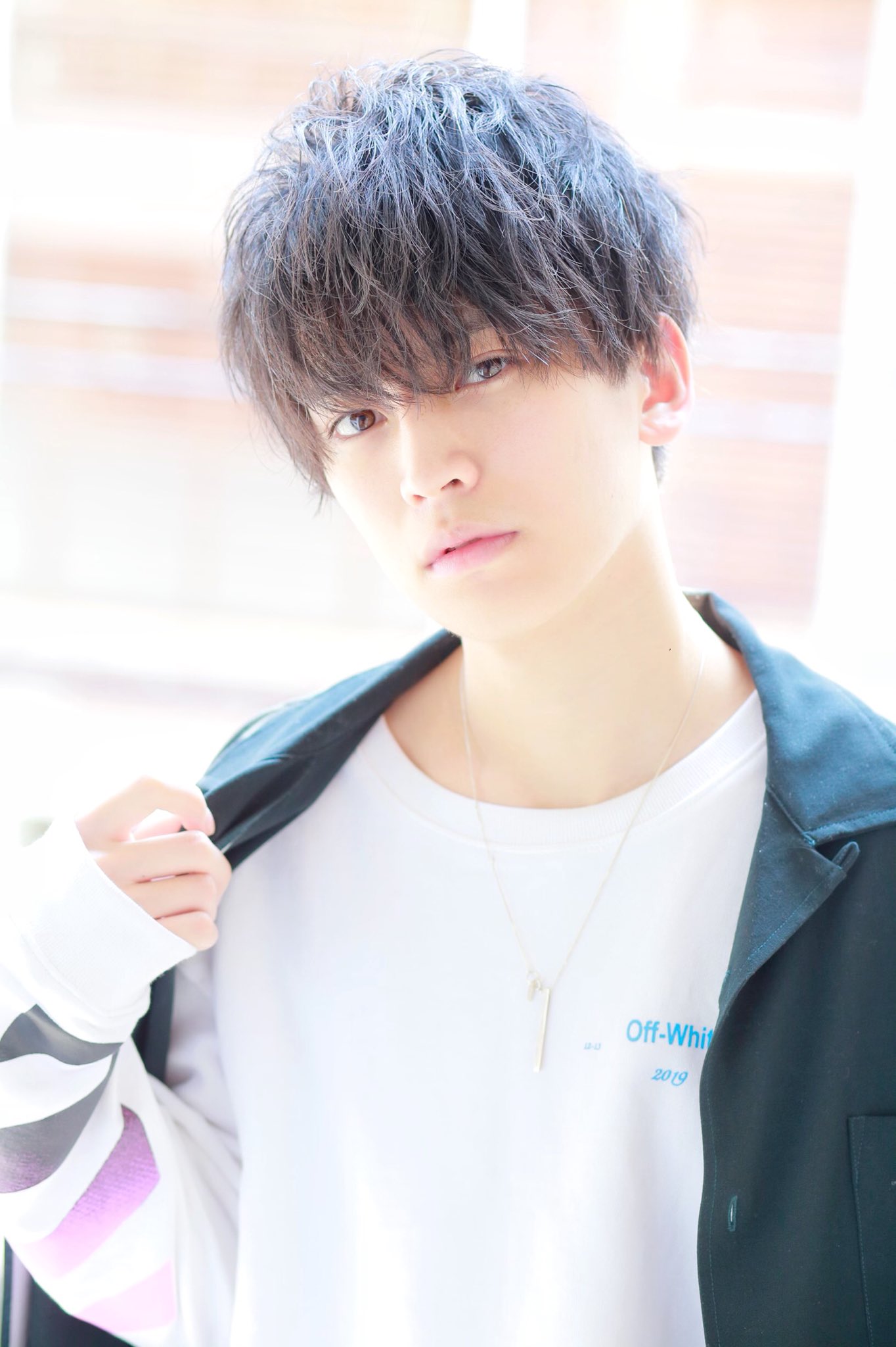 Attract 大石一哉 メンズ専門美容師 Newスタイル エアスパイラルマッシュ ラフにランダムにスパイラルを散りばめてます 前髪はほんのりクロスバングになってるところが目力up かっこよすぎる モテすぎる春のno1スタイルです リップス