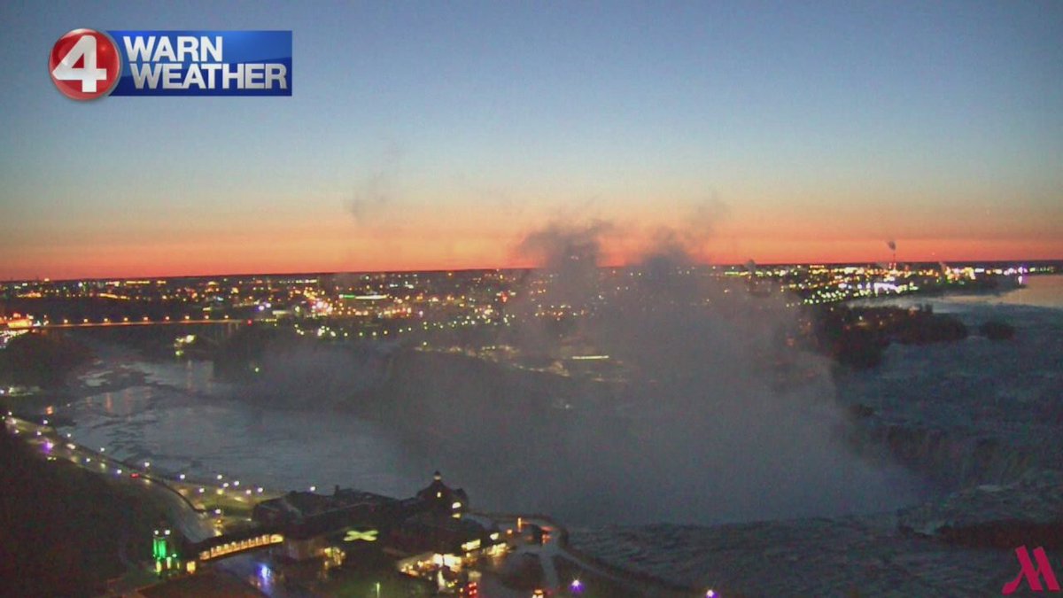 DaveGreber4's tweet image. If it's going be a Monday, it might as well be pretty! Take a look at these shots, as the sun was coming up over #Buffalo and #NiagaraFalls! @mikecejka4 has your updated #4Warn forecast, just ahead on @news4buffalo  #WakeUp! Hope you're with us this morning!