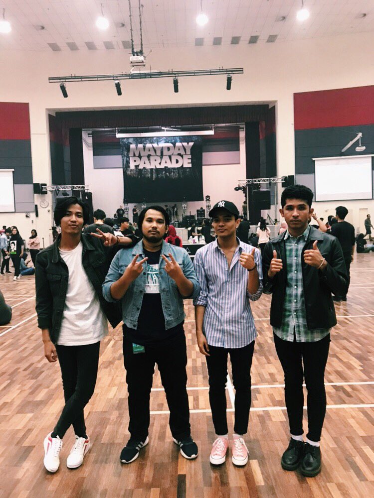 DesPanikBand's tweet photo. Thank you RockOn Festival 2019! such a great experience π€π»β¨ #RROF19 https://t.co/HmFBmVA0Bh