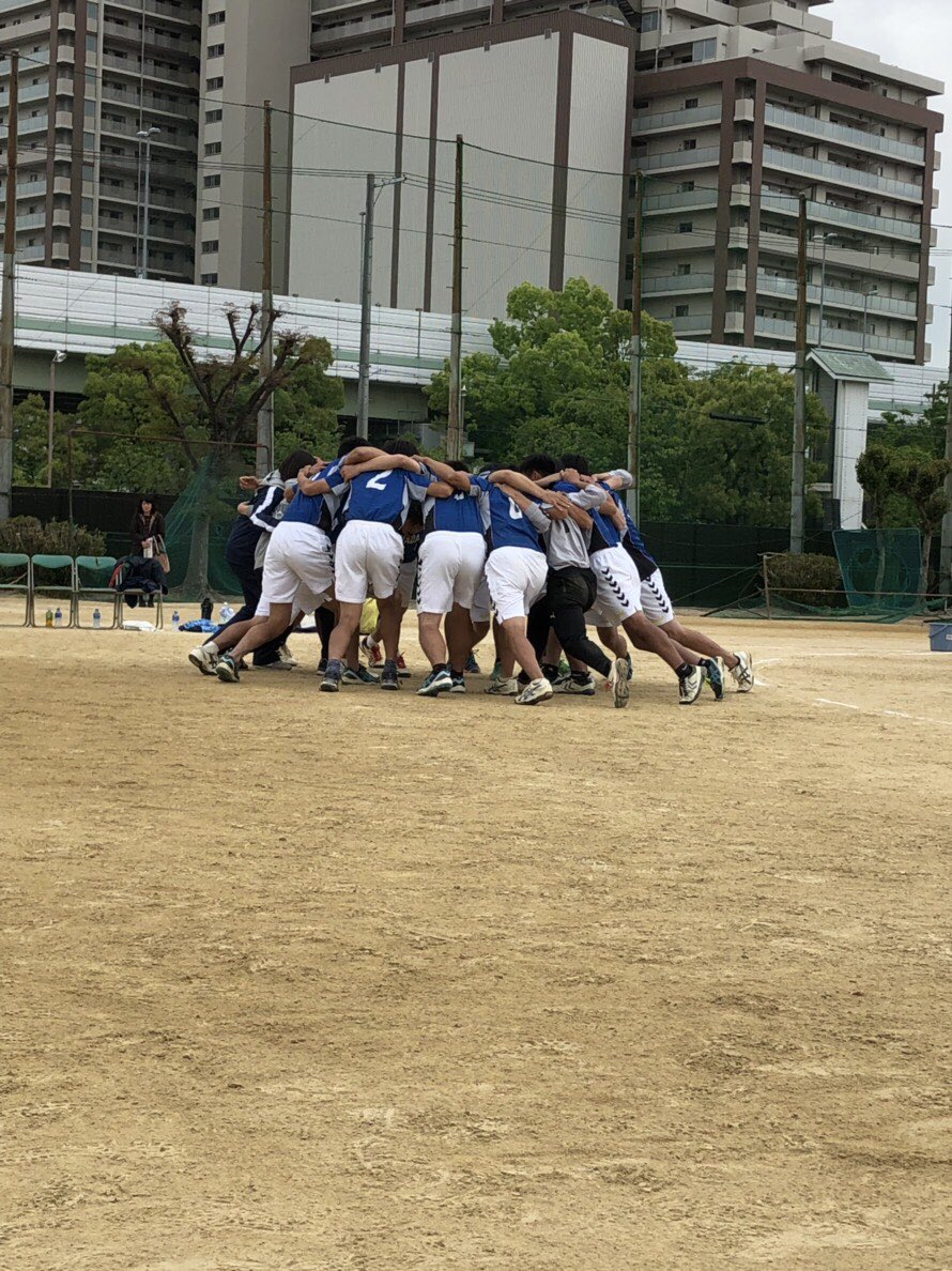 May29Yo's tweet photo. 岸高ハンドボール部引退しました
2年間あっという間やったけど楽しかった！
応援してくれた子とか見に来てくれた子ありがとう！！
くじ運悪かったし頼りなかったけどキャプテンできてよかったです！ https://t.co/6l1dGk68wt