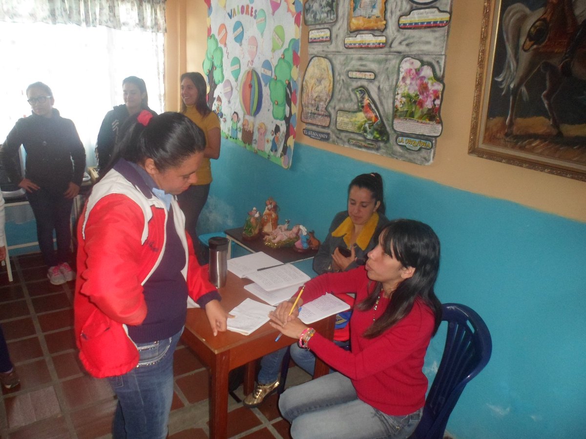 Celebrando X Aniversario PTMS  en el Circuito 1 Enlaces PTMS, OBE y CLIF trabajando en  conjunto por el bienestar educativo del municipio Miranda del estado  Mérida @psuvaristobulo <a href="/PTMSNACIONAL/">Programa Todas las Manos a la Siembra</a> <a href="/NnelsonRuiz28/">Nelson Ruiz Mendoza</a> <a href="/ptmsmerida/">Johnny Rangel</a> <a href="/SalaMeridaMPPE/">SalaMéridaMPPE</a> <a href="/CMJonathanA/">Jonathan Contreras</a> <a href="/merida_ze/">Merida Zeek</a> <a href="/yosbaly/">FRANCIOLY</a>