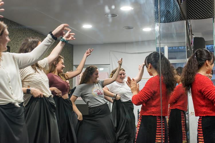Not everyone can dance with the great flamenco dancer La Yunko. CIEE Seville students had the privilege this semester, during a workshop where they learned with her the basics of some of flamenco's most traditional styles. #Ciee #StudyAbroad