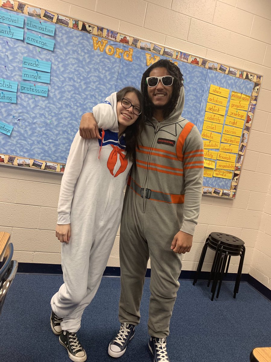 Stephieeemac's tweet photo. @hdhsSC #hdvprom19 Pijama Day 👻 https://t.co/Q9asIv1qs9