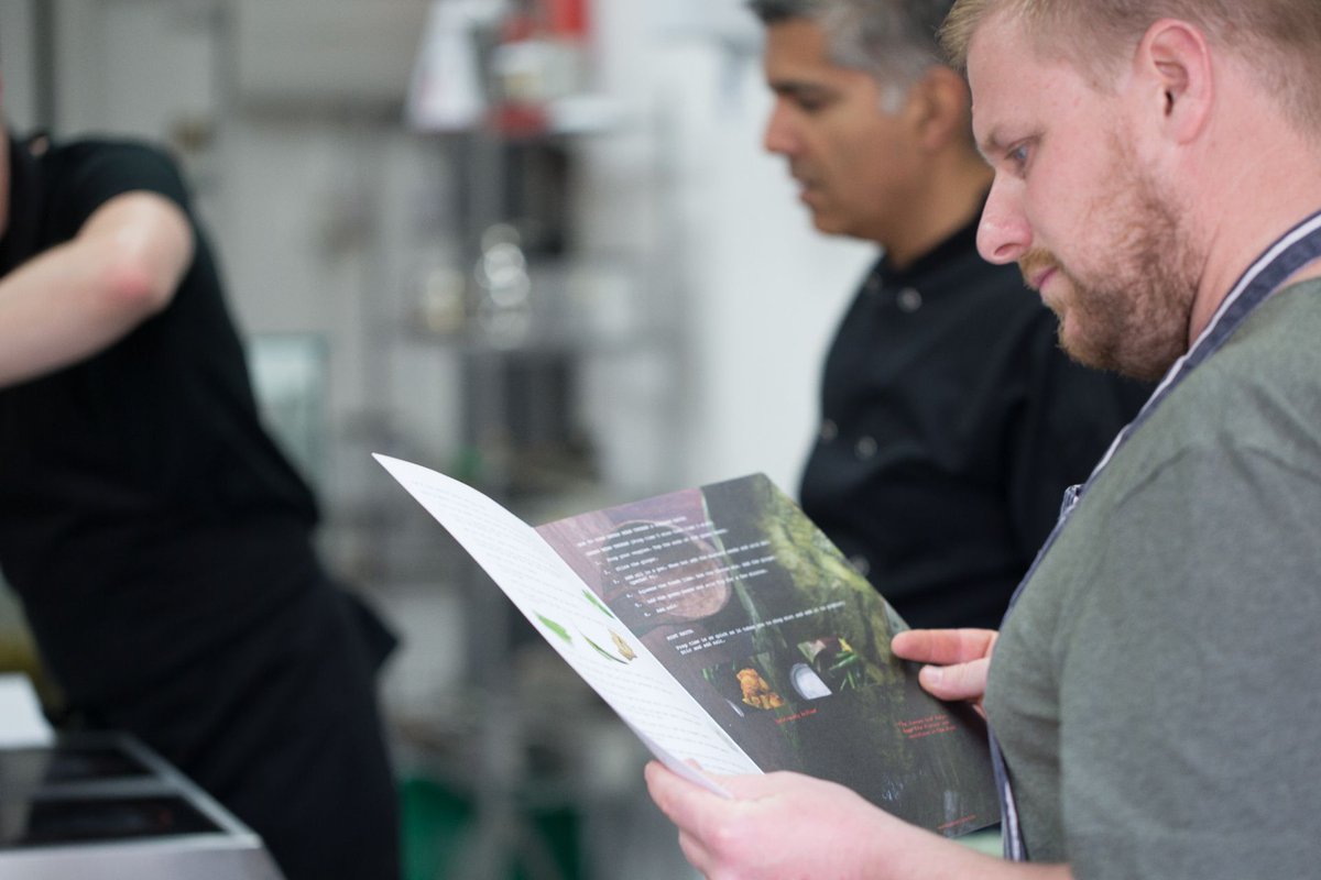 Minesh has been teaching cookery privately for years, now you and your friends can learn how to make the recipe box in the Kari Club Kitchen under Minesh's expert guidance. Max 6 people (BYO) 🍴 #TheKariClub
 thekariclub.com/cookery-lesson…