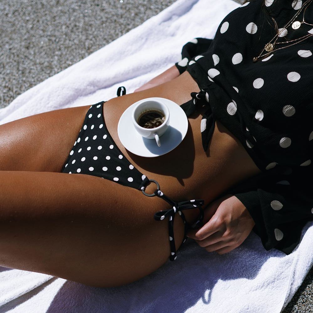 bbwomensJP's tweet photo. Bikini all day☕
フレアースリーブのドット柄チュニックをさらっと羽織ってコーヒータイム

＃aBikiniKindaLife https://t.co/jlRKj0cGX4