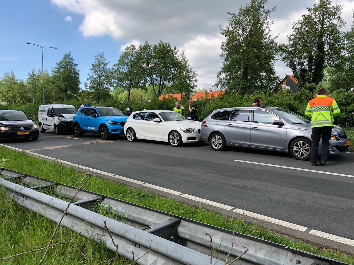 112meerlanden's tweet photo. Kop-staart aanrijding N201 ter hoogte Spaarneziekenhuis #alleenblikschade #N201 https://t.co/IxuDCYM7kZ