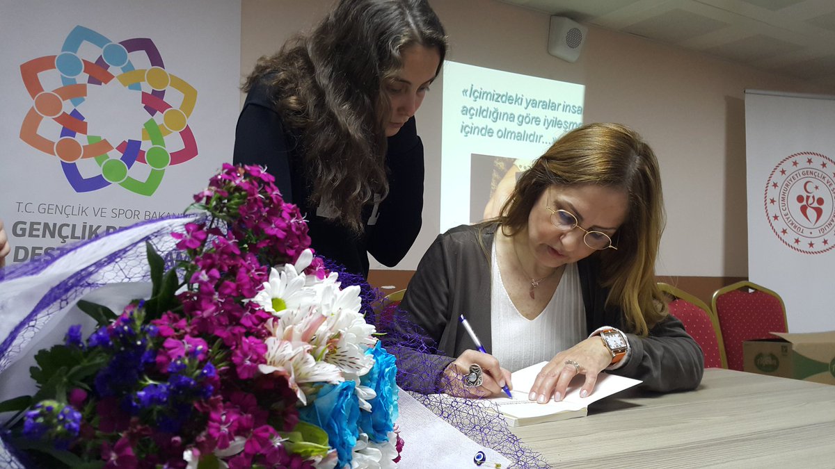 Bulkitkodrobcf's tweet photo. Projemiz kapsaminda İlcemize gelen Yazar Yeşim TÜRKÖZ, Bulancak Fen Lisesi Bulancak Engelliler Dernegi üyeleri ve Lokman Hekim MTAL öğrencileriyle okur-yazar buluşmalarina katildi.Guzel bir sunumun ardindan psikodrama teknigi uygulayarak bir farkindalik olusturdu. https://t.co/ien7xQetRv
