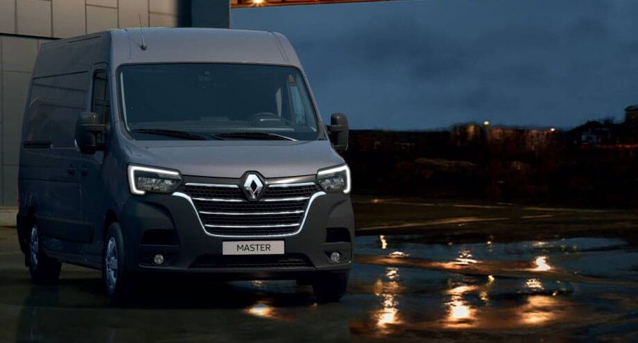 UK_VanMan's tweet photo. The NEW Renault Master van for 2019 has been revealed - Vanman takes a closer look! https://t.co/SuTh2Fexqy #tradetalk #tradestalk https://t.co/UTQavbA1Oj