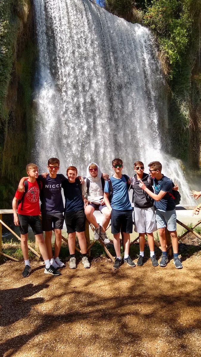 LkeLuz's tweet photo. A glorious day at the monastery of Piedra and waterfalls. Worth the visit! So very beautiful. @RGSWorcester @IESGOYAnoticias @RGSW_MFL https://t.co/e0RLPuf1se